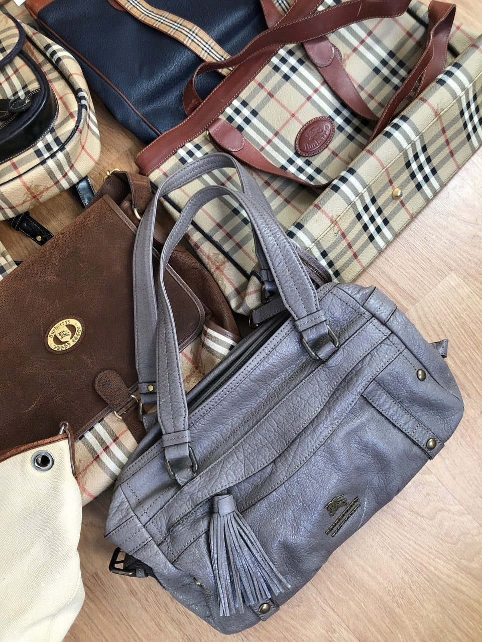 Vintage Burberry bags - 12 pcs