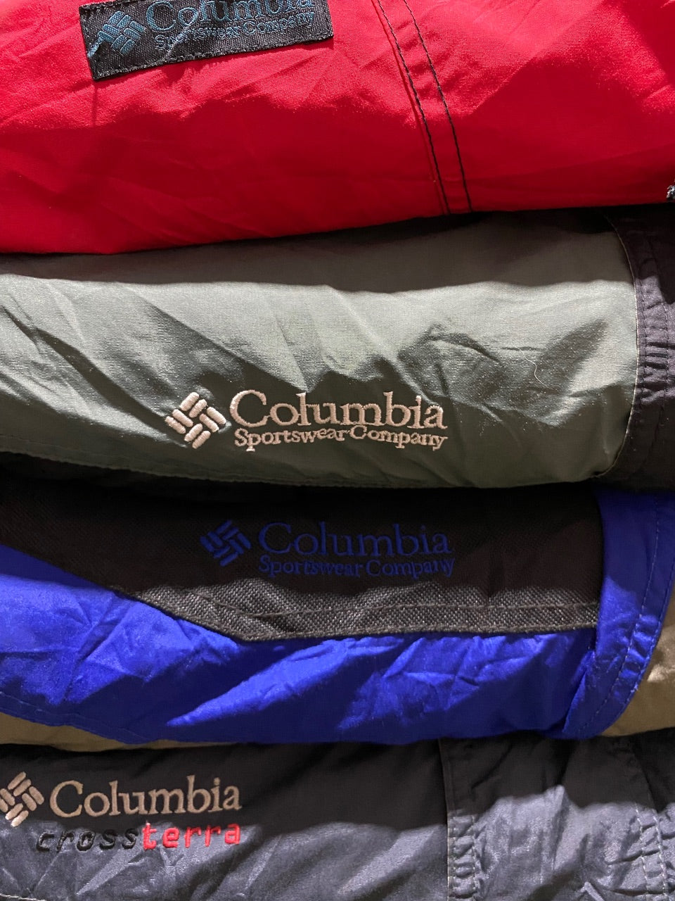 COLUMBIA WINDBREAKER -18 PIECE