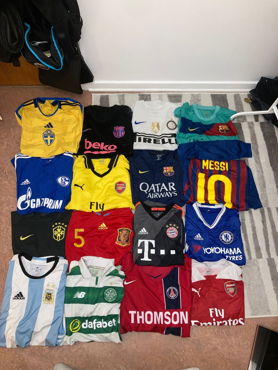 Football jerseys 30 pieces authentic