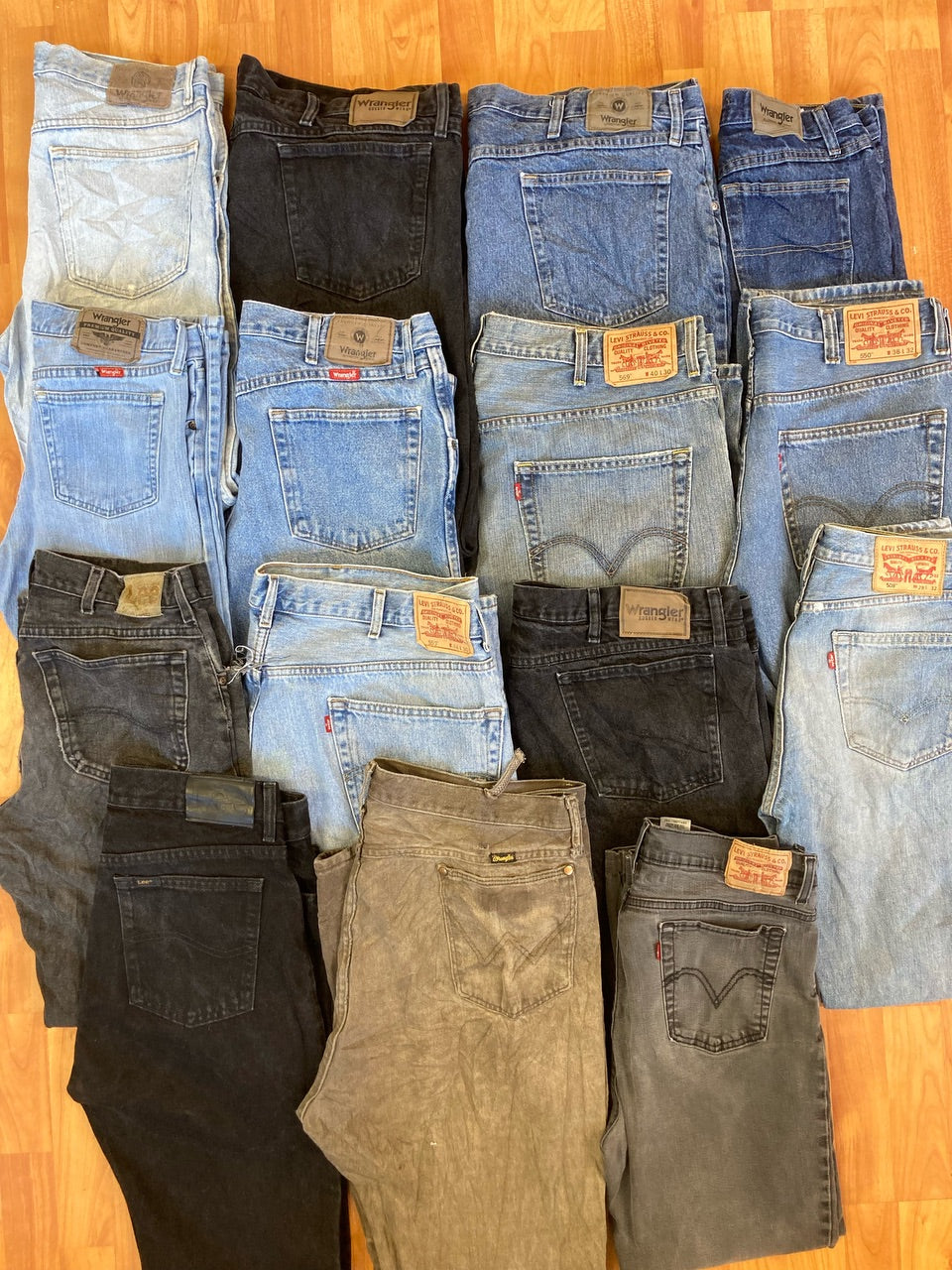 Wrangler, Levi’s & Lee Jeans - 15 pieces