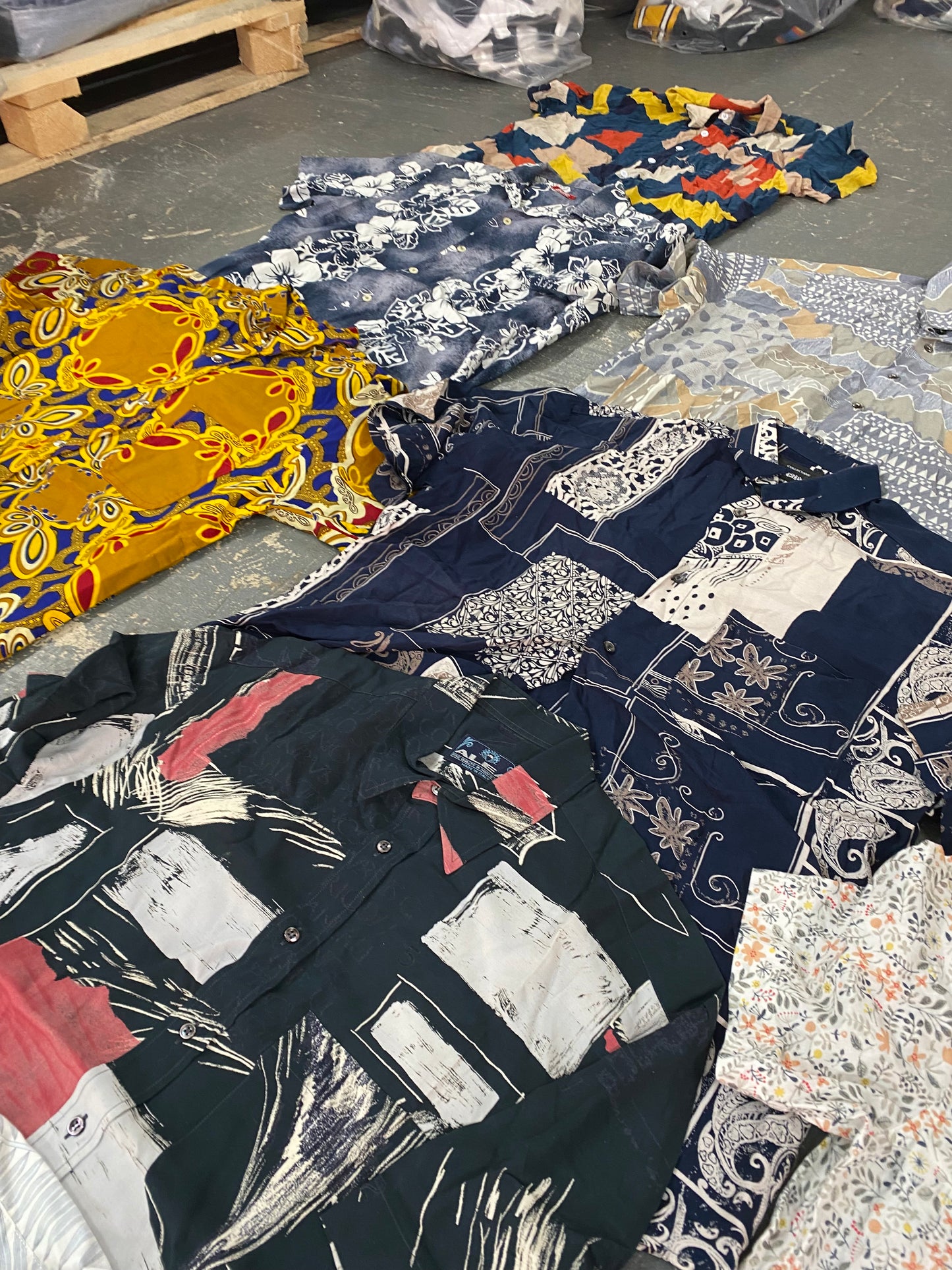 90’s Crazy Shirt Mixed Grade A Bundle (25 pcs)