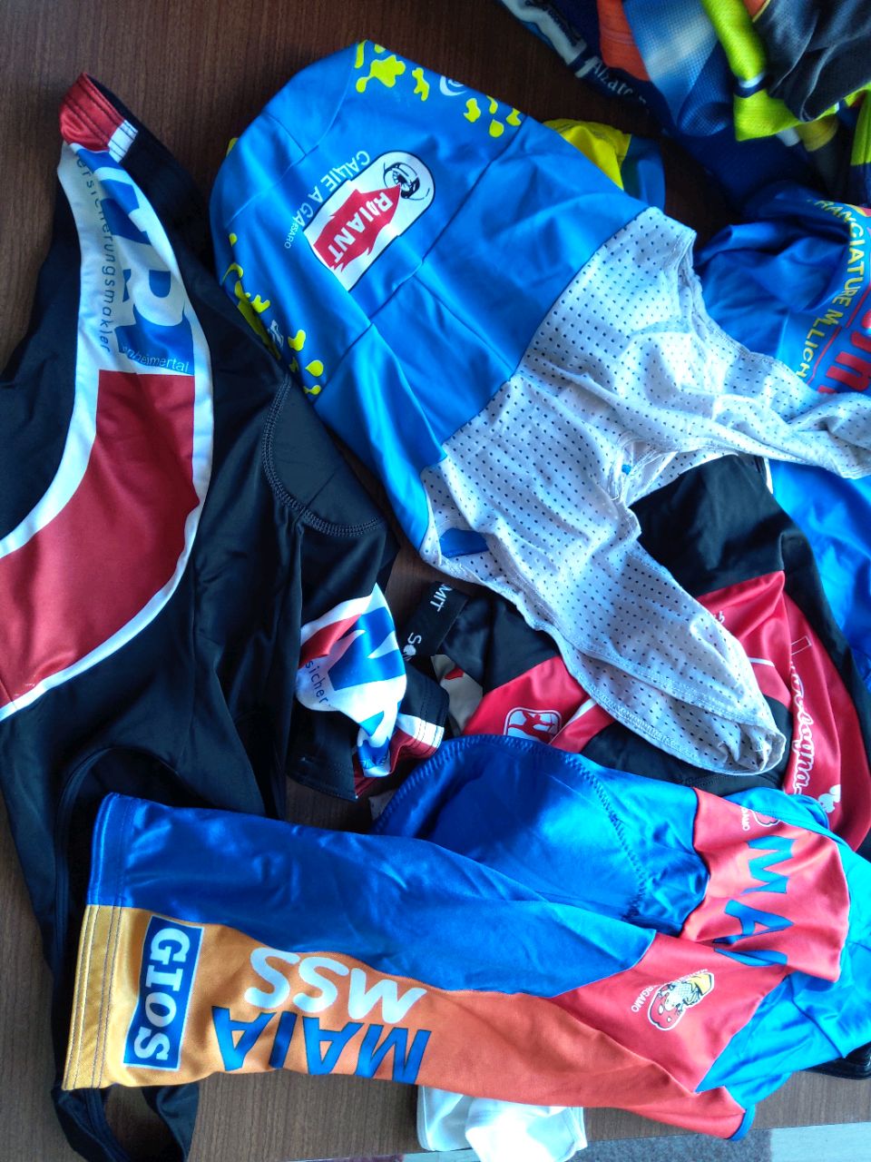 18kg Bundled in Box Unsorted Cycling Kit Items Jerseys Bibs Jackets
