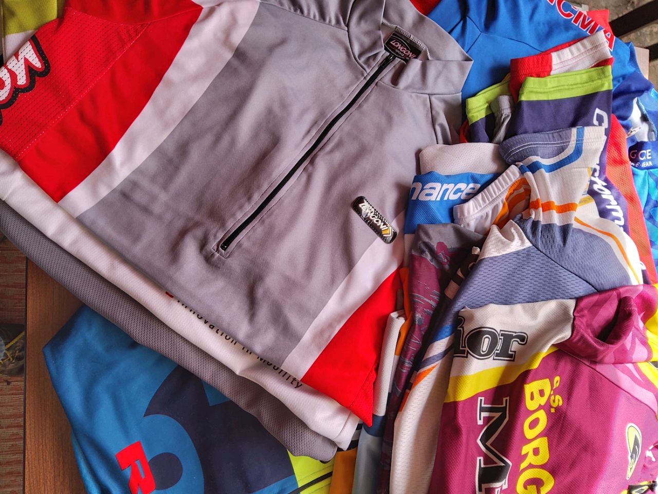 50 x B Grade Ex Display Stock Vintage Sport Cycling Jerseys