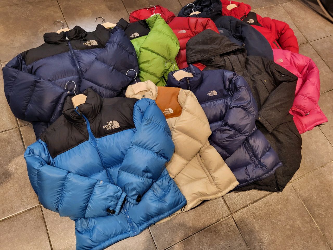 TNF Puffers 700 800 Nuptse - 30pcs bundle