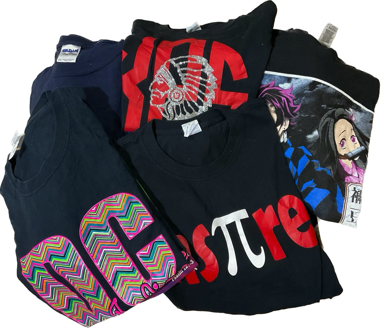 Vintage Gildan Tshirts - 35 Pcs