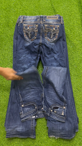 A descriptive alt text for this image