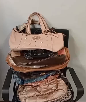 Y2K COACH AND GUESS HANDBAGS & SHOULDER BAGS - 20 PCS