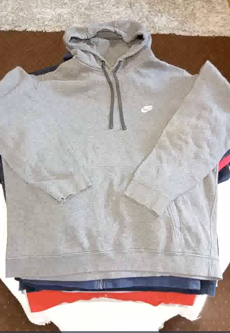 MIXED BRANDED SWEATSHIRTS & HOODIES - 39 PCS