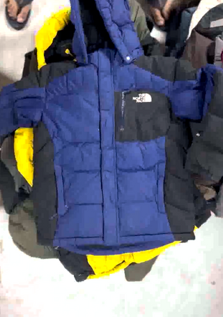 The North Face Puffer Jackets 550 Series - 47 Pieces