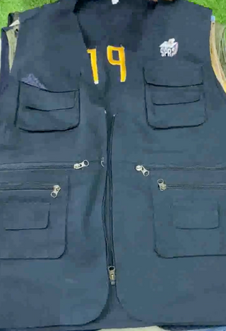 Six pockets hunting Vest 50 pieces