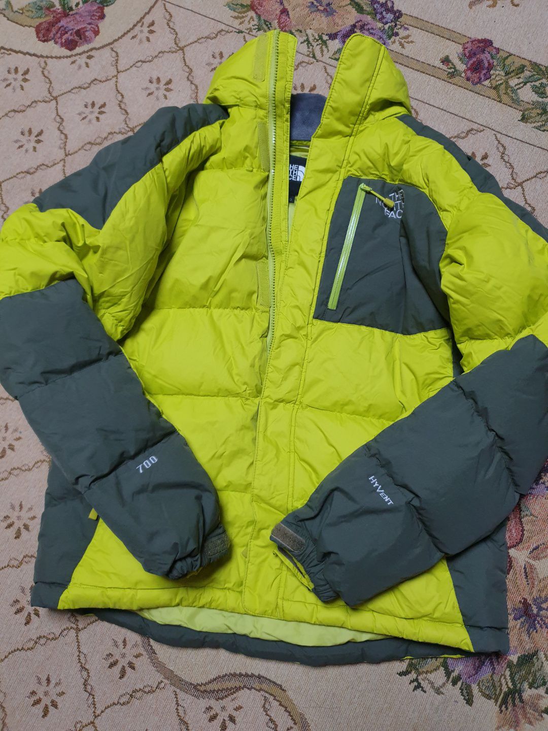 30% off Grade A TNF Puffers - Summer Clearance