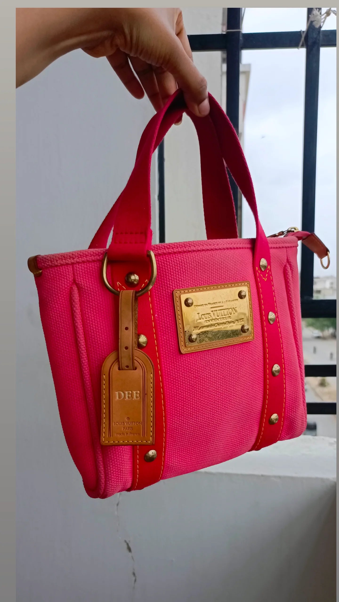 A descriptive alt text for this image