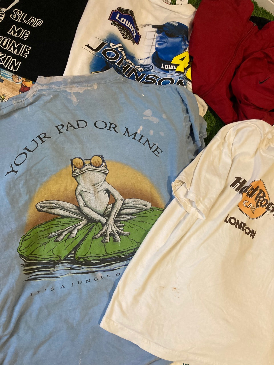 Mixed Vintage Graphic Tshirt Bundle- 14 pieces