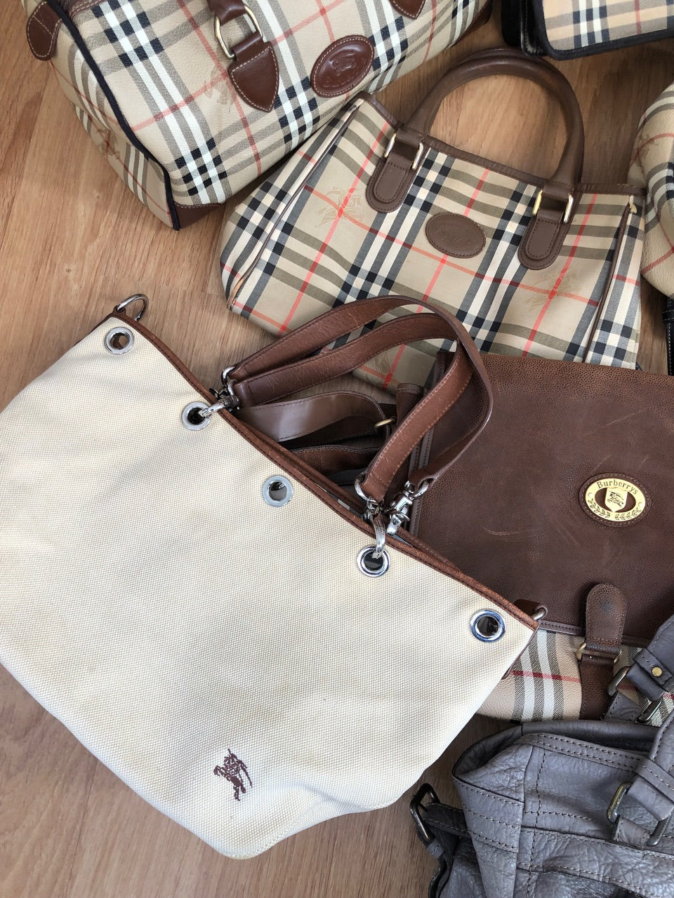 Vintage Burberry bags - 12 pcs