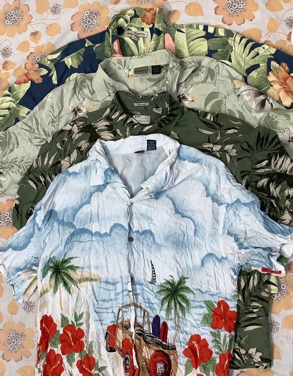 Vintage Hawaiian Patterned Men’s Shirts - 10 pieces Grade A