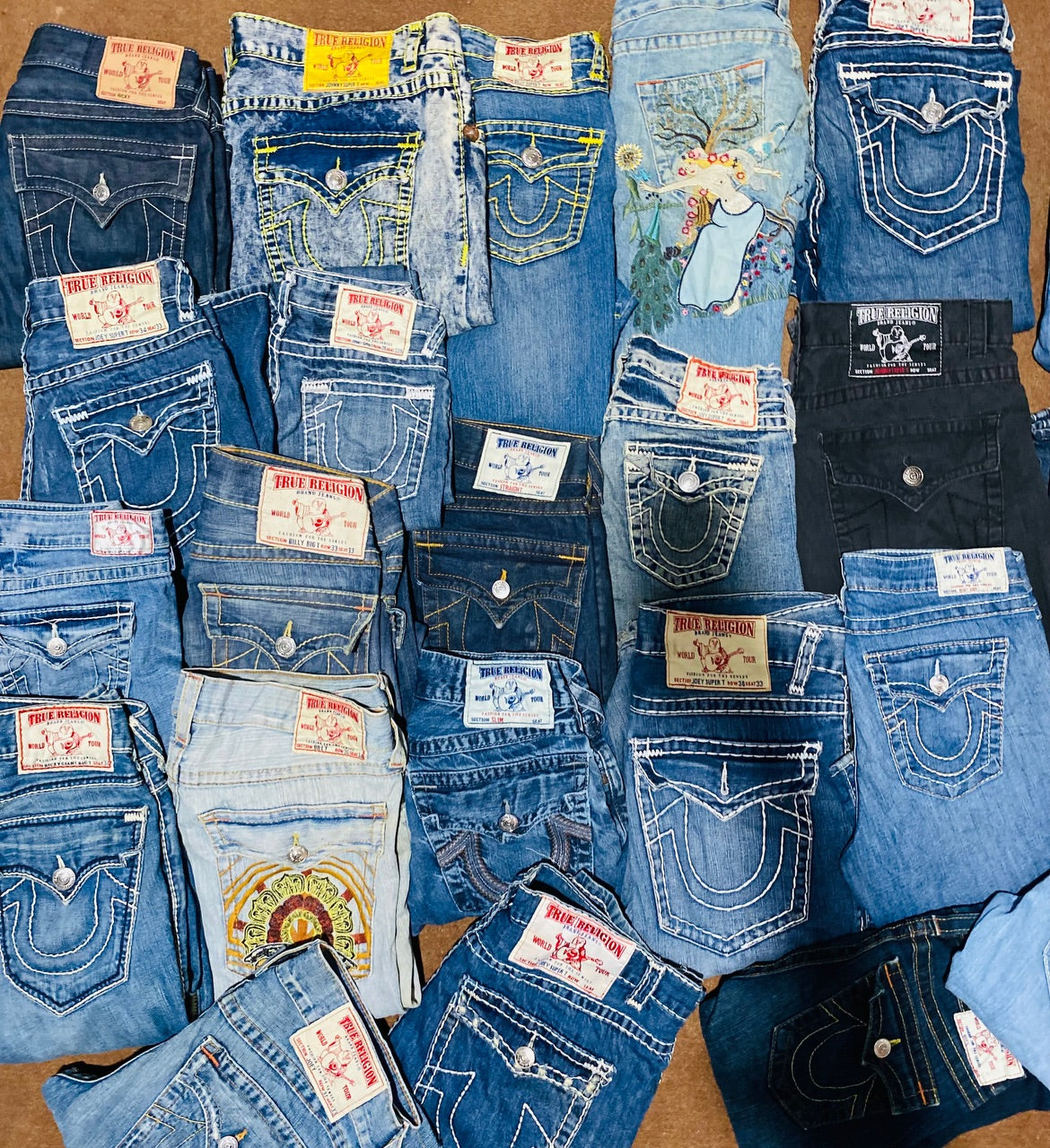 TRUE RELIGION - 32 PIECES