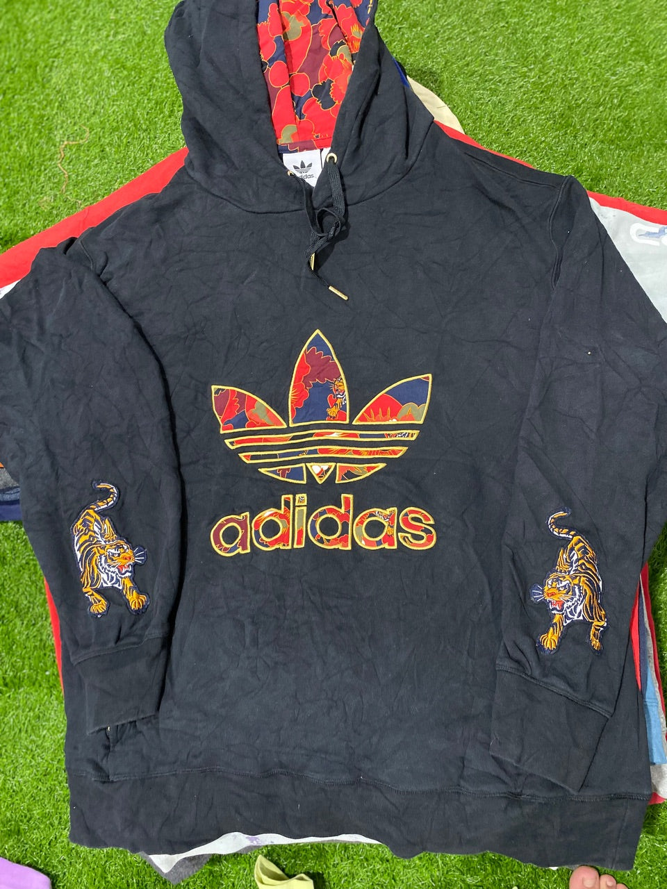 BRANDED SWEETSHIRT -36 piece