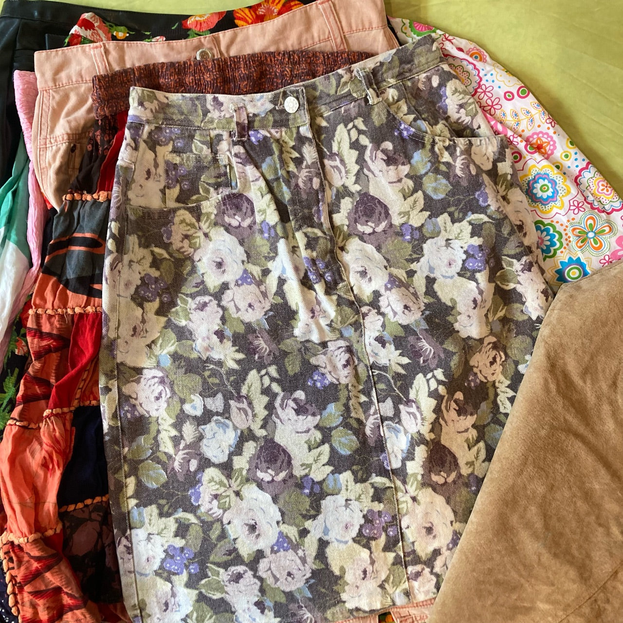Women’s Dresses and Skirts 70s 80s 90s - 20pc Bundle