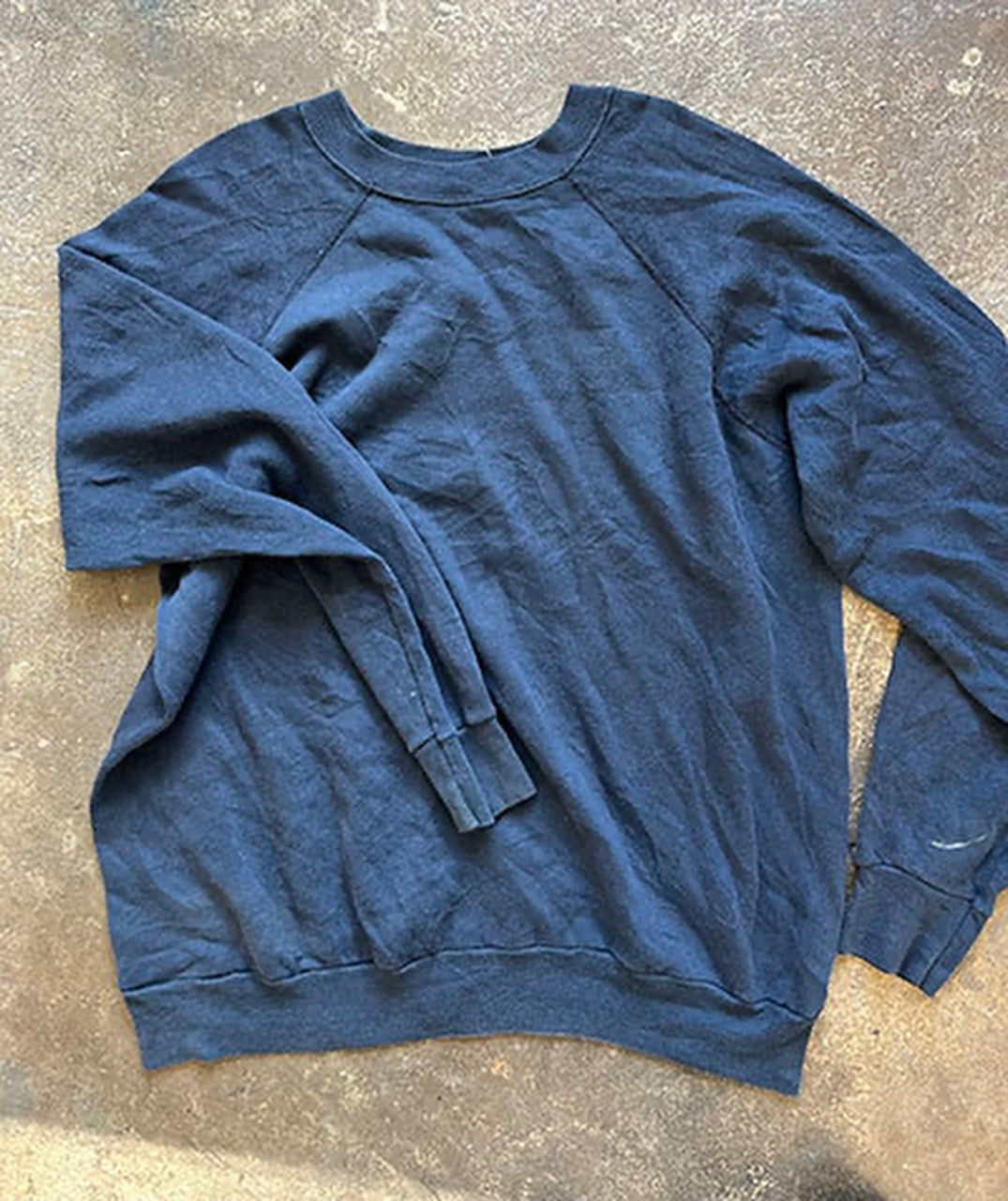 Vintage blank (no print) crewneck sweatshirt (24 pieces)