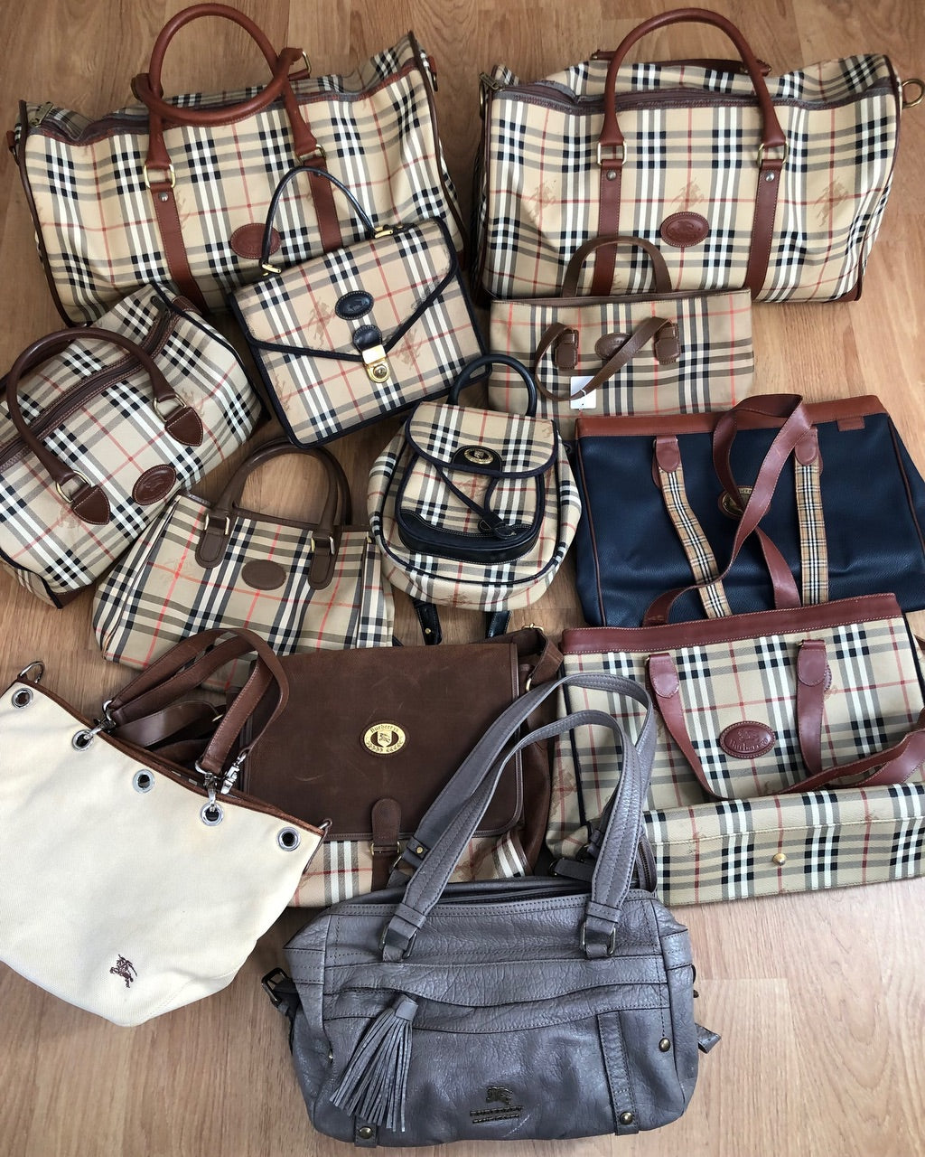 Vintage Burberry bags - 12 pcs