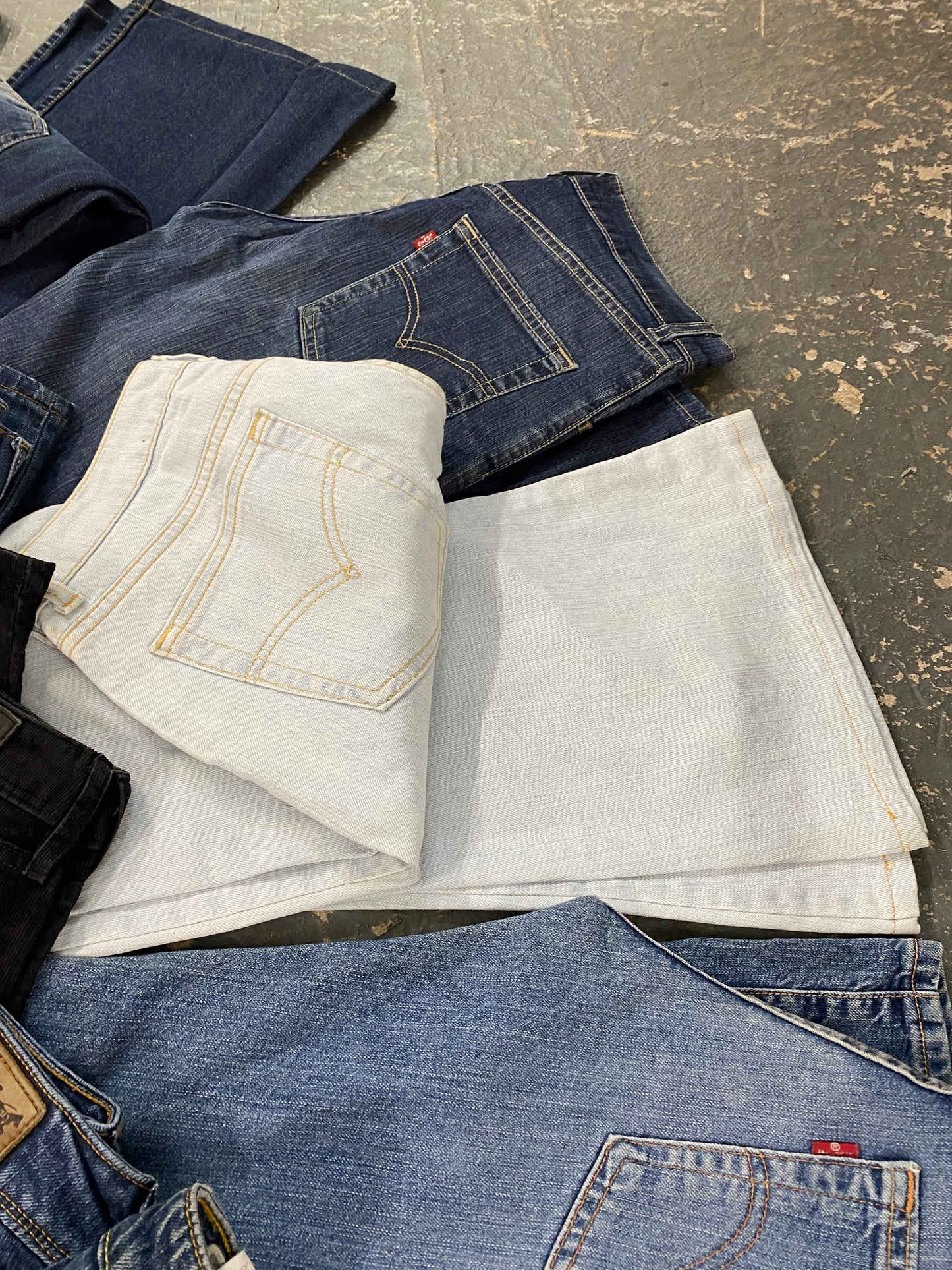 Bootcut/flare other/Levi mix (22 piece bundle)