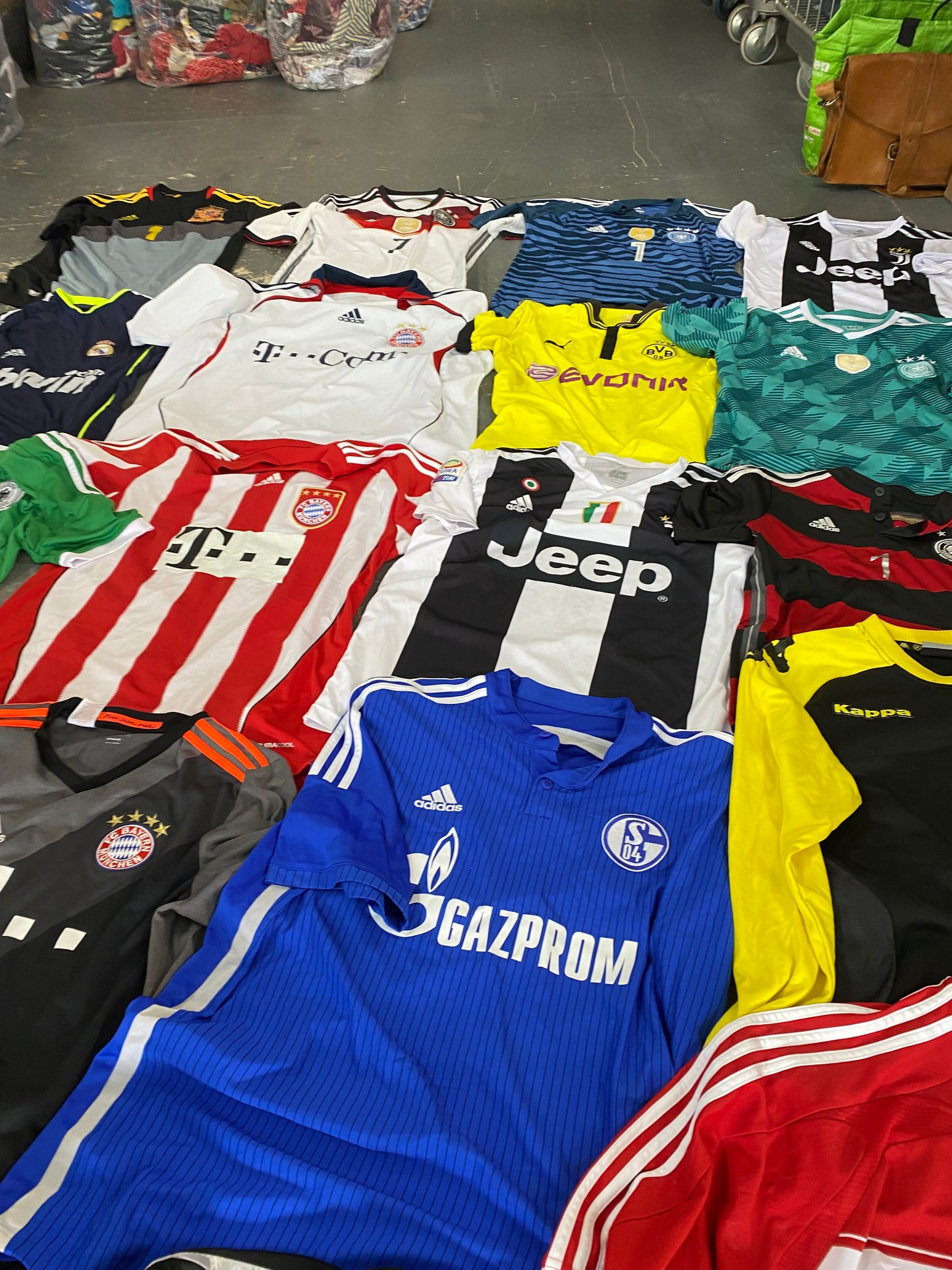 Original football shirts- 24 piece