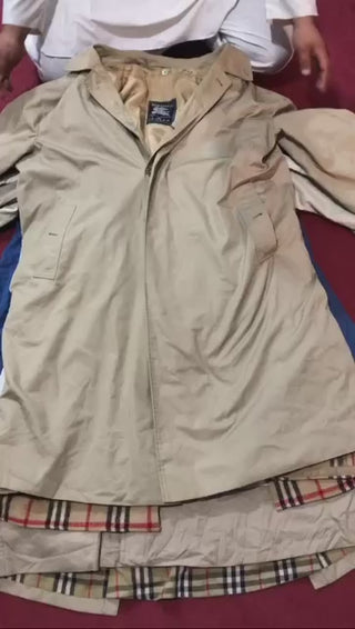 30 Burberry trenches