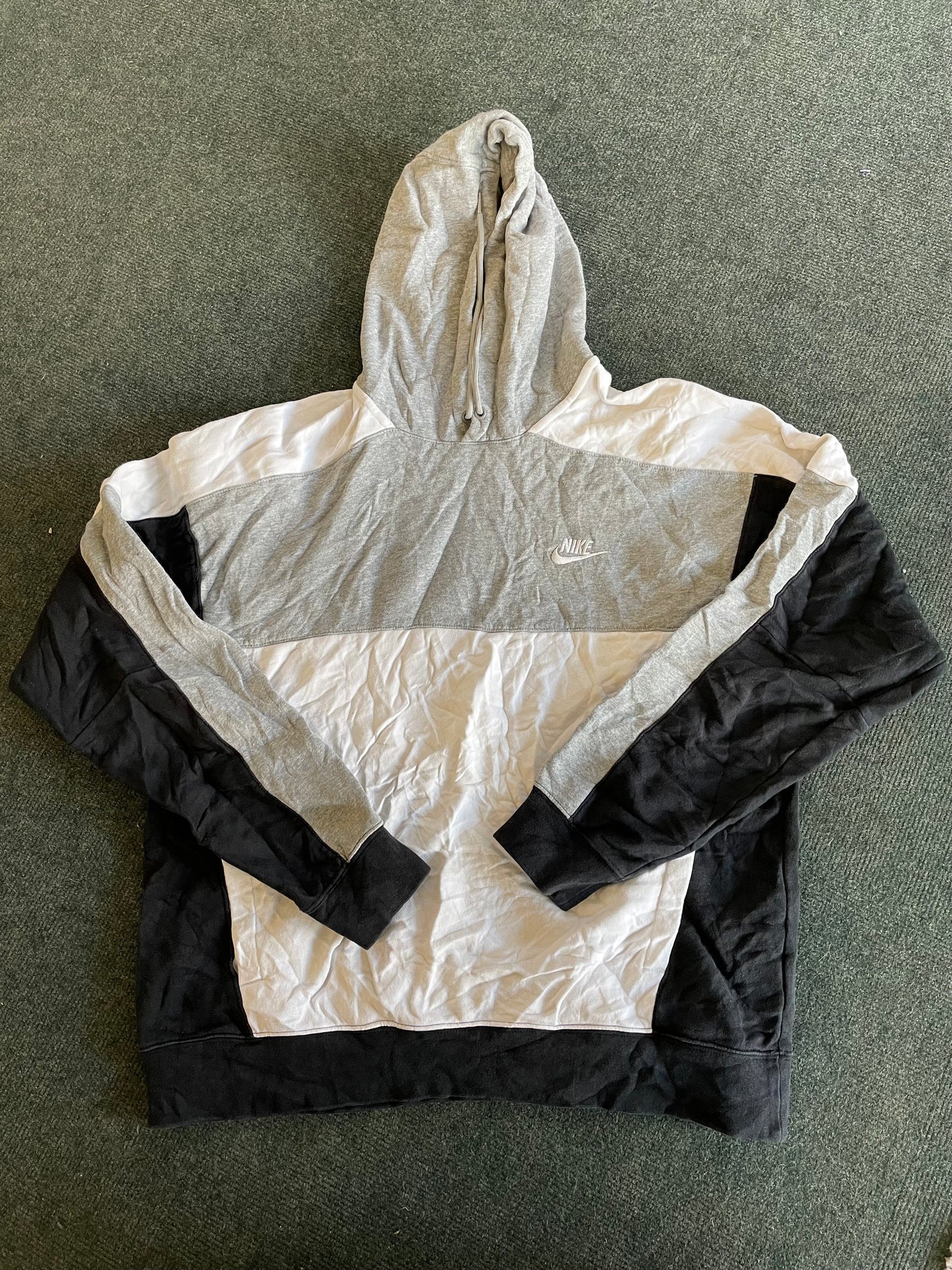 Vintage Branded NIKE Hooded Sweatshirts 22.5kg Bale