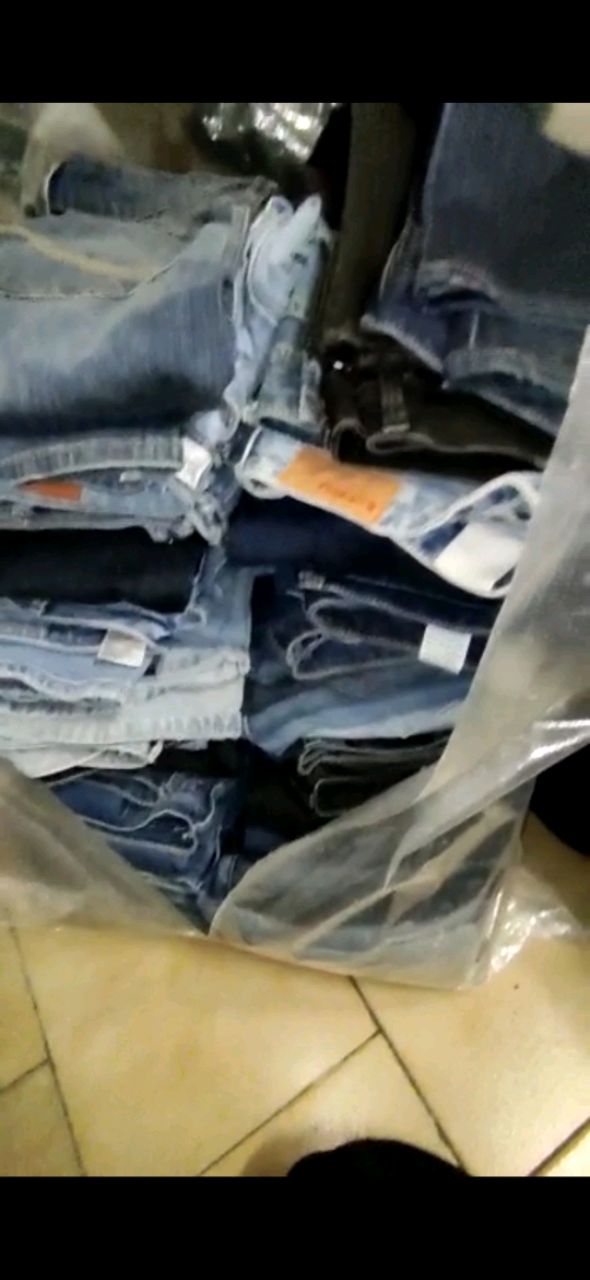 Woman Jeans Mixed Sizes and Brands- 50 Pieces