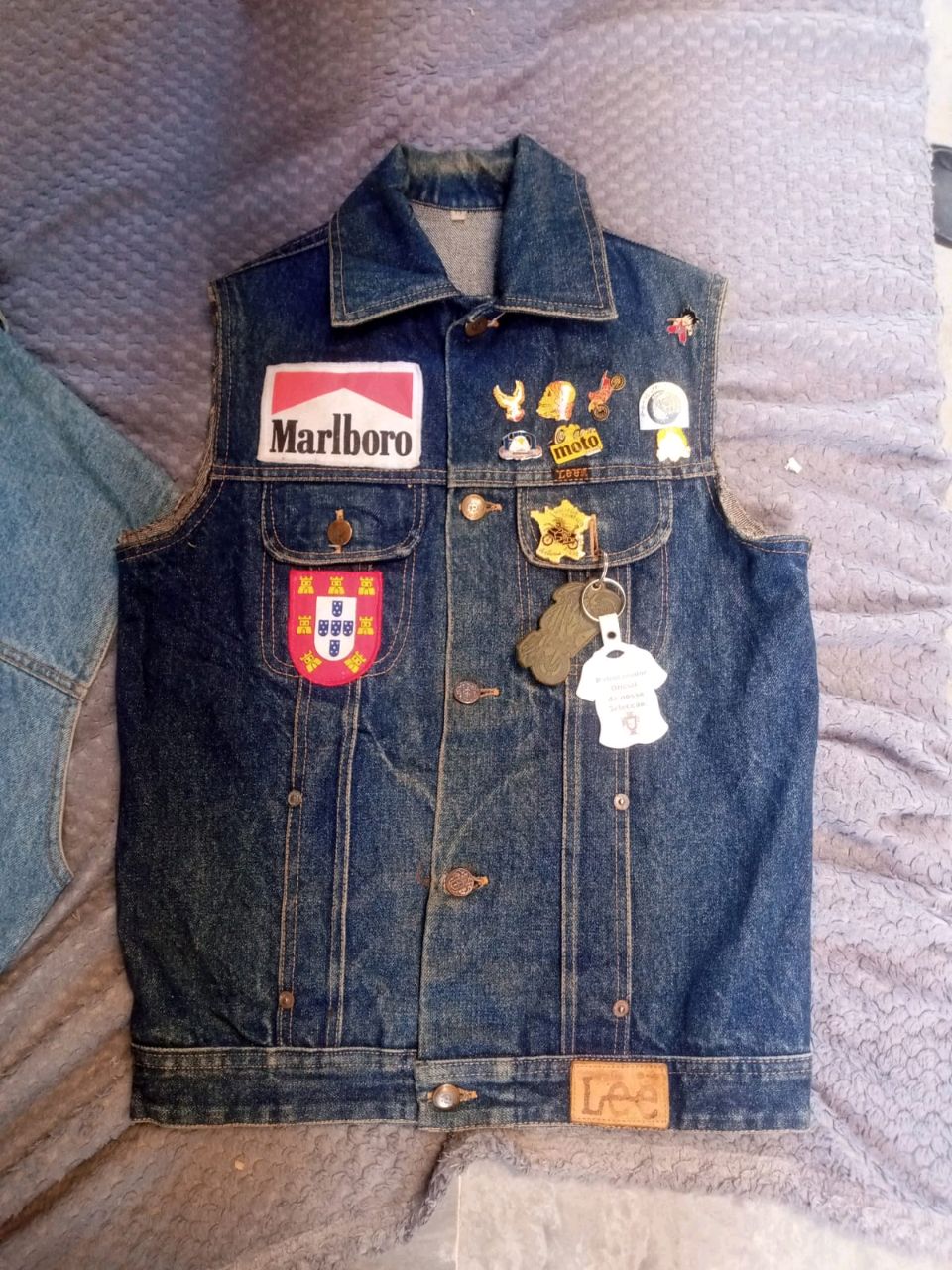 Levi's lee wrangler vest - 40 PCs