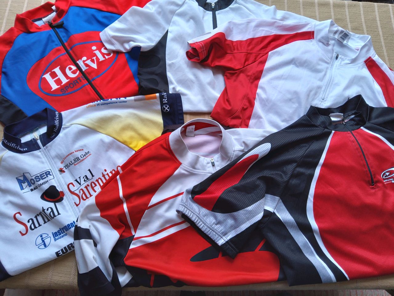 50 x Mixed Cycle shirts in mixed sizes Nice bundle of mixed range Sport Cycling Jerseys
