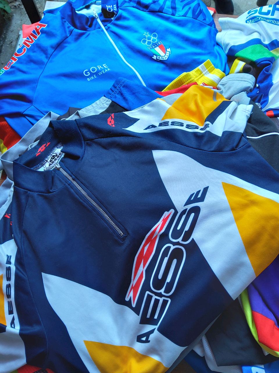 50 x B Grade Ex Display Stock Vintage Sport Cycling Jerseys