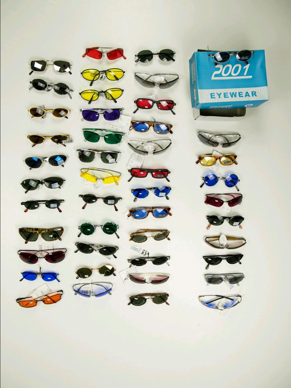 Vintage / Y2K Sunglasses - 200 pieces