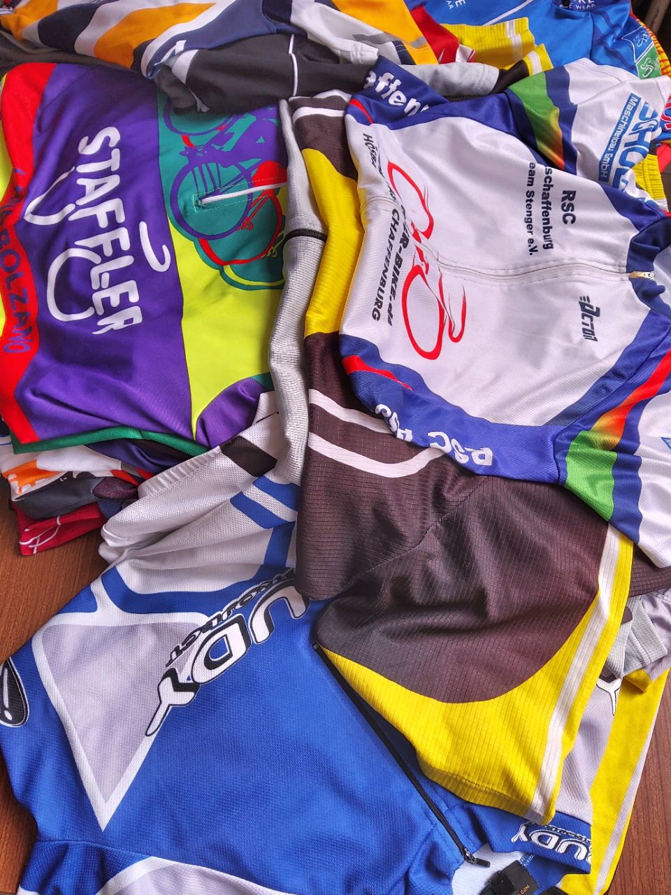 50 x B Grade Ex Display Stock Vintage Sport Cycling Jerseys